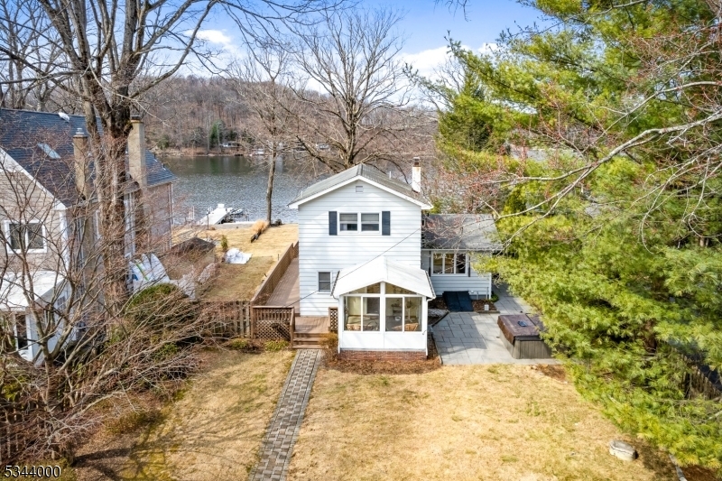 31 Silver Springs Dr  Roxbury Twp. NJ 07850 photo