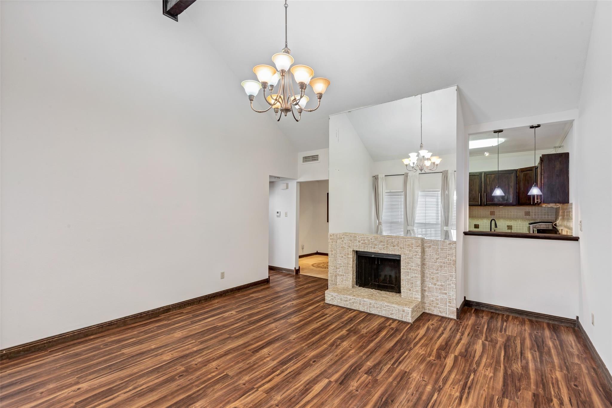 Property Photo: 2100 Tanglewilde Street 612 TX 77063