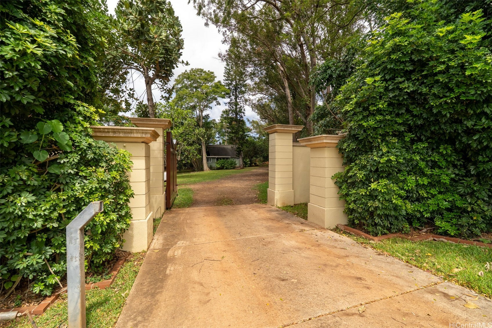 59-496 Pupukea Road  Haleiwa HI 96712 photo