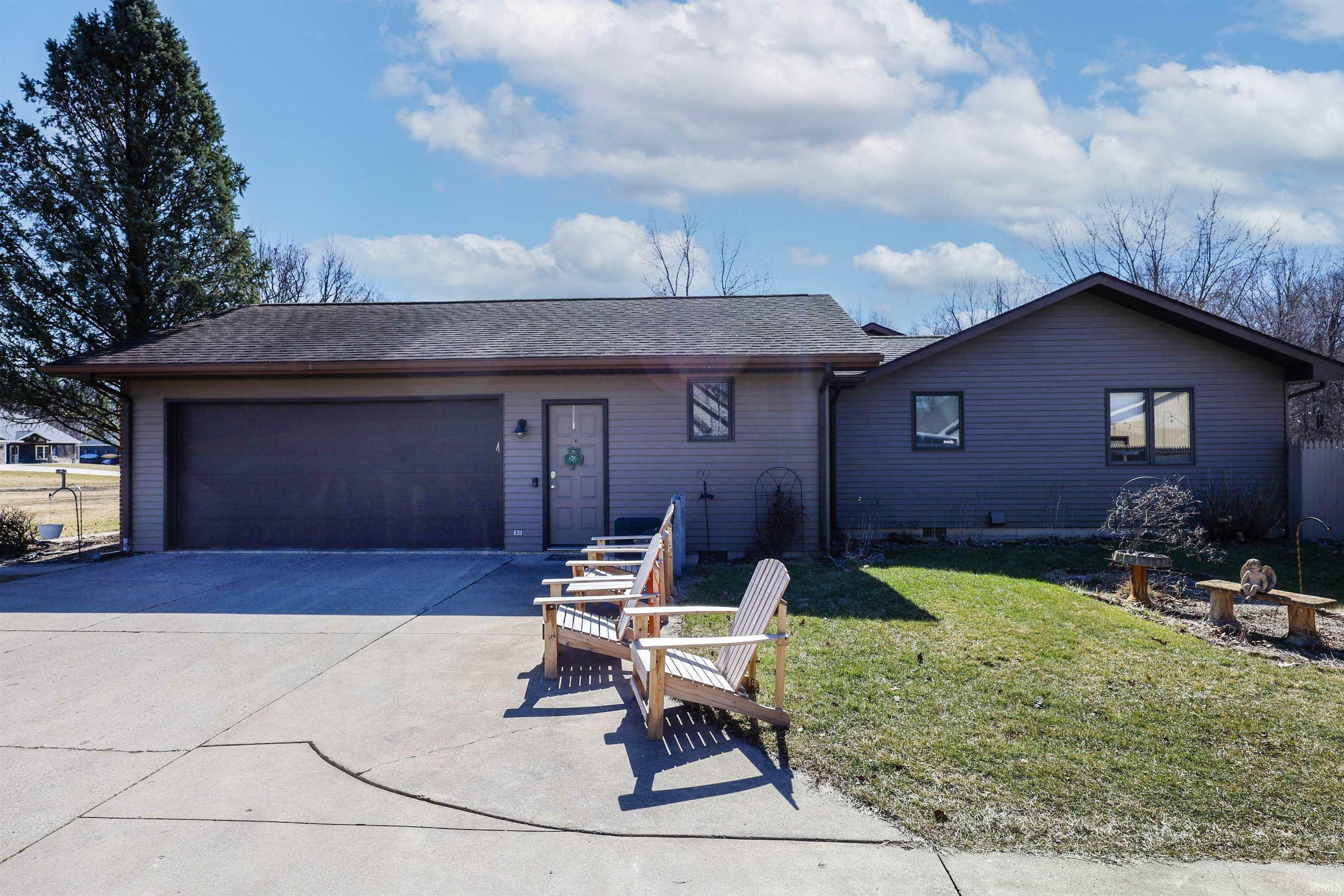 Property Photo: 2865 N 300 W IN 46703