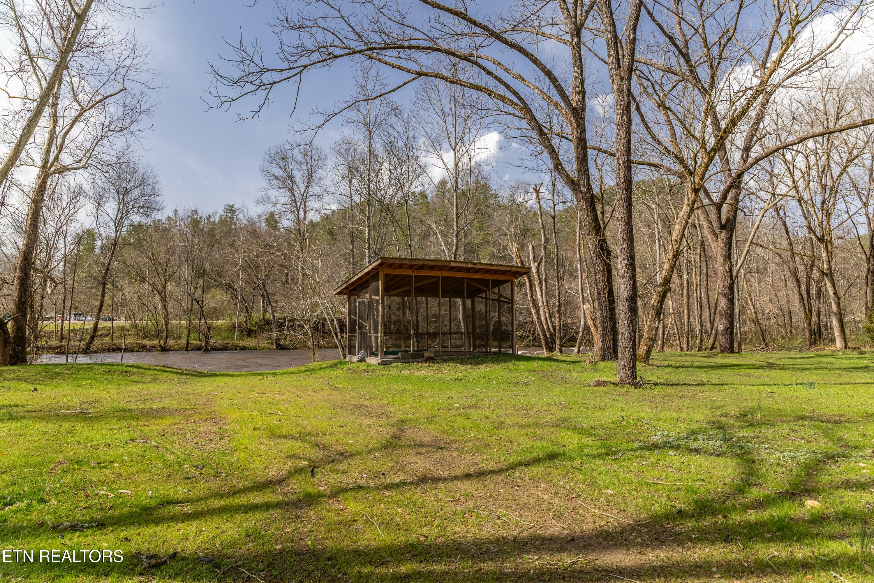 248 Cameron Rd  Townsend TN 37882 photo