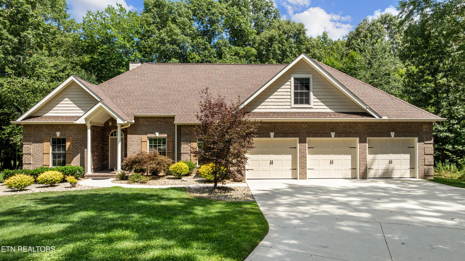 Property Photo:  22 King John Lane  TN 38558 