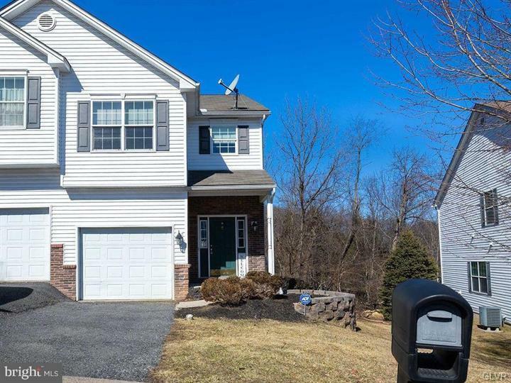 1509 Crest Park Court  Bethlehem City PA 18015 photo