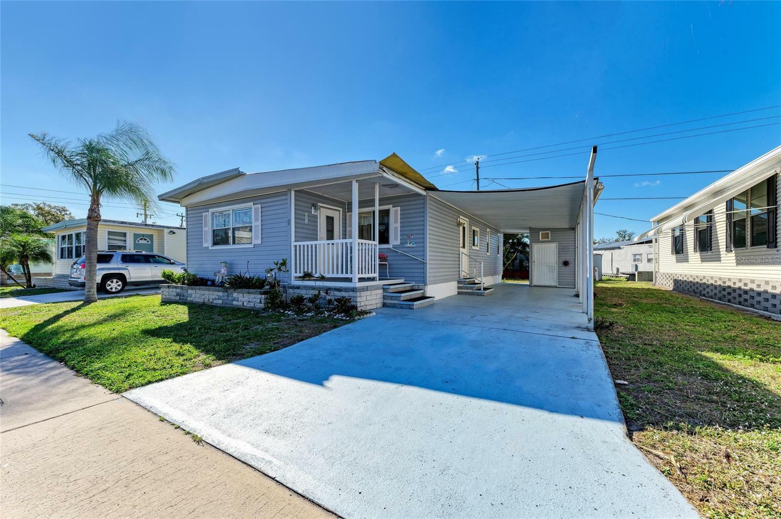 Property Photo:  5619 Bayshore Road 107  FL 34221 