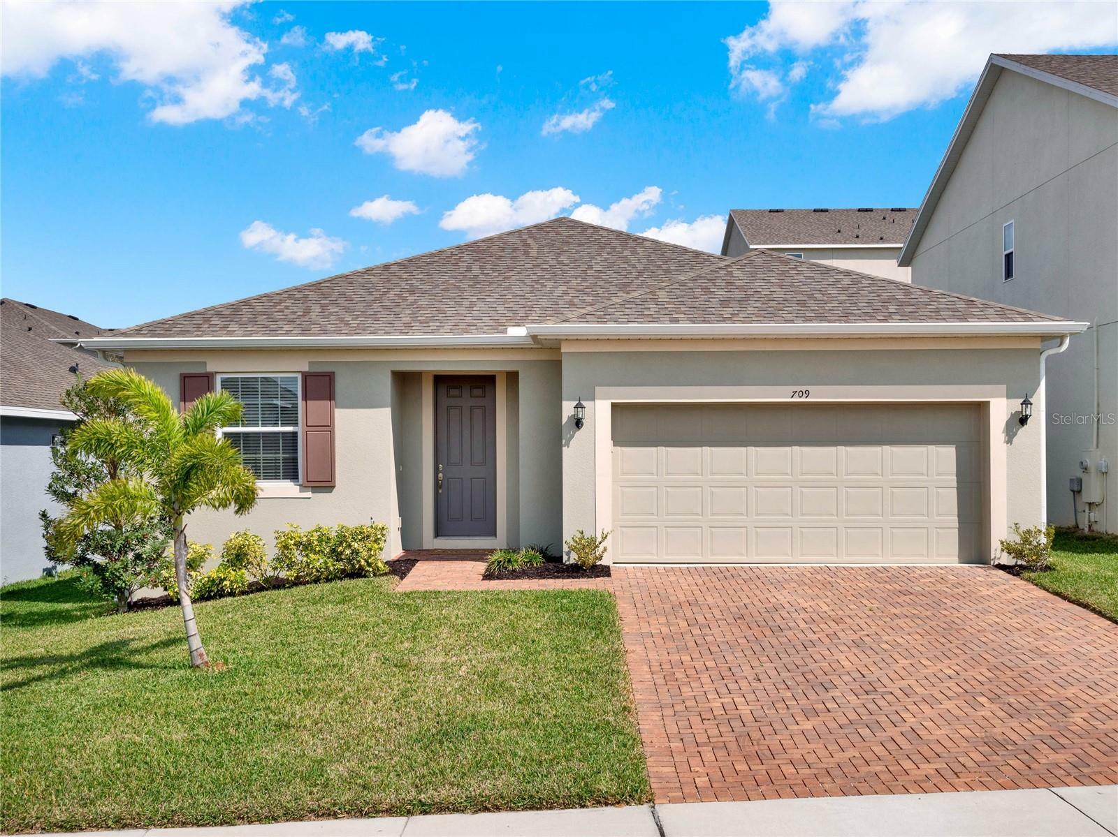 Property Photo: 709 Blackstone Street FL 34715