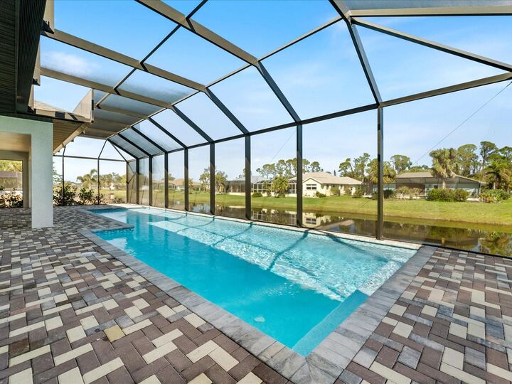 Property Photo: 260 Long Meadow Ln FL 33947