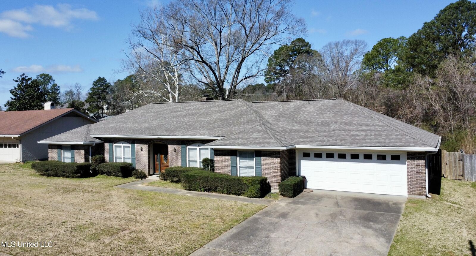 Property Photo:  1215 Cliffdale Drive  MS 39056 