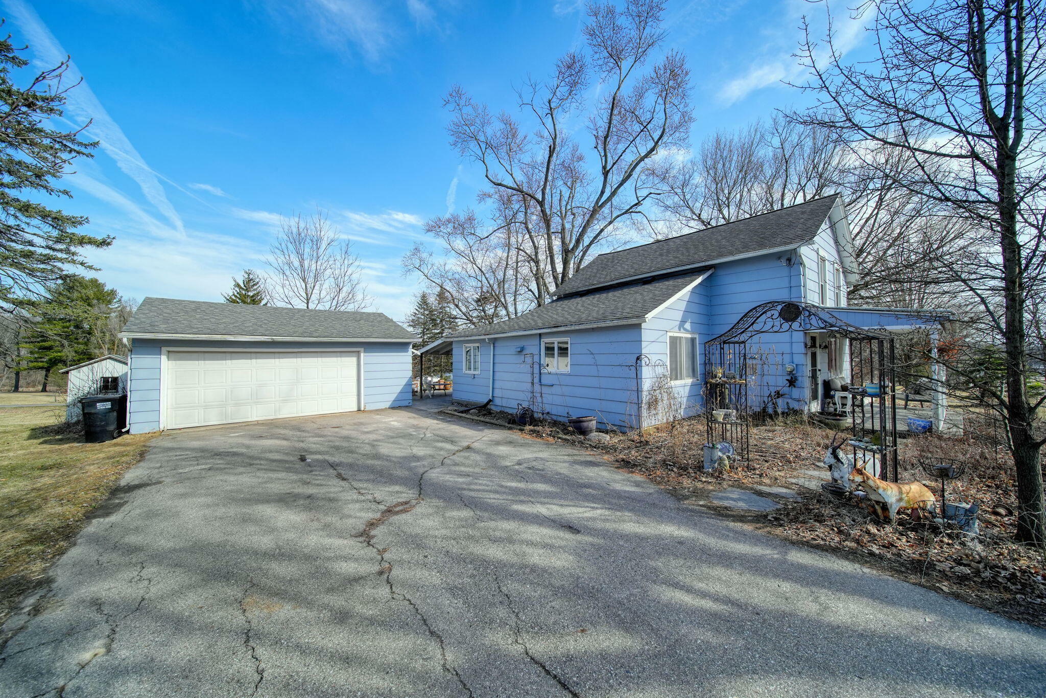 Property Photo: 123 Hibbard Street MI 48158