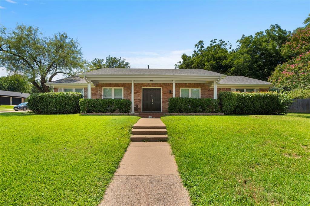 Property Photo: 2109 Stonegate Drive N TX 76021