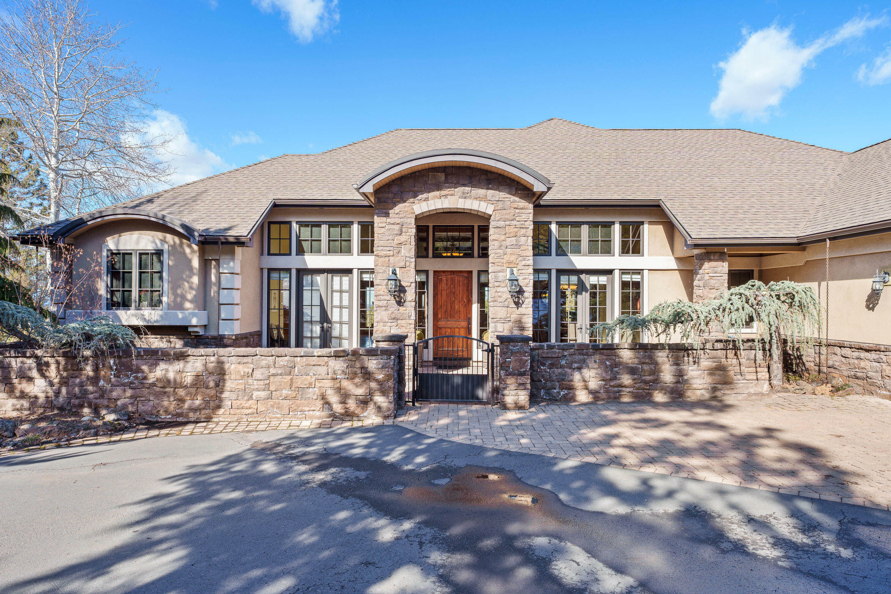 Property Photo: 1352 NW Constellation Drive OR 97703