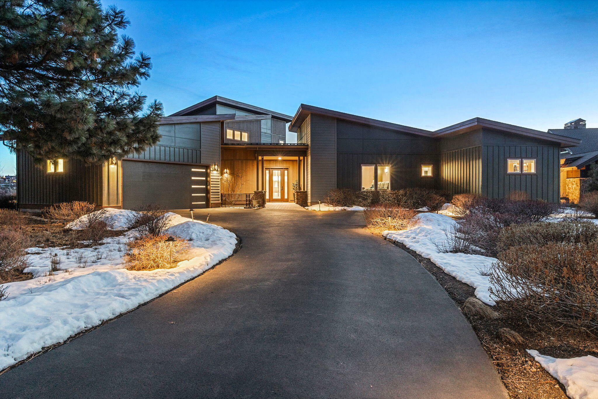 Property Photo: 61649 Hosmer Lake Drive Drive OR 97702