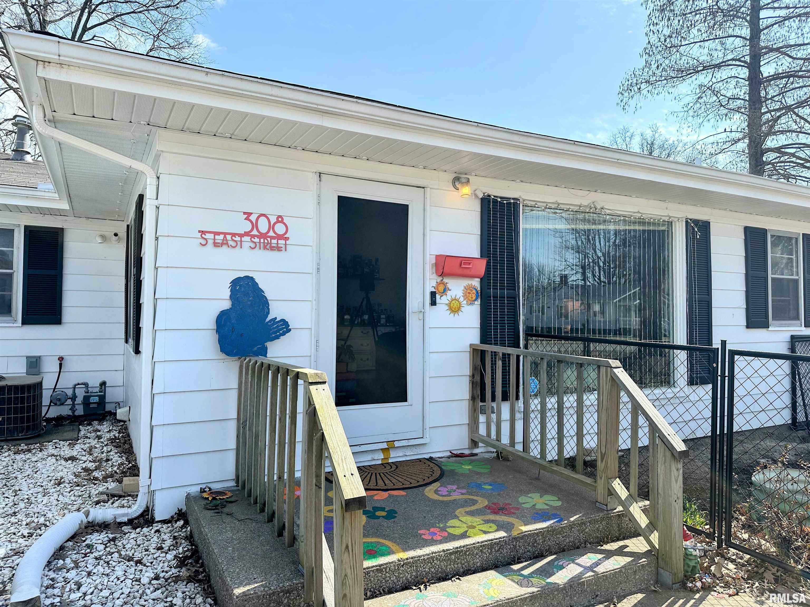 Property Photo: 308 S East Street IL 62274