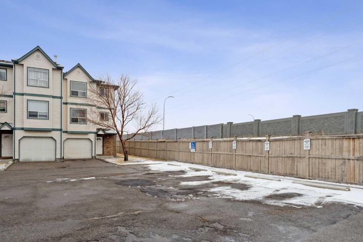 Property Photo: 126 Anderson Grove SW AB T2W 6H7