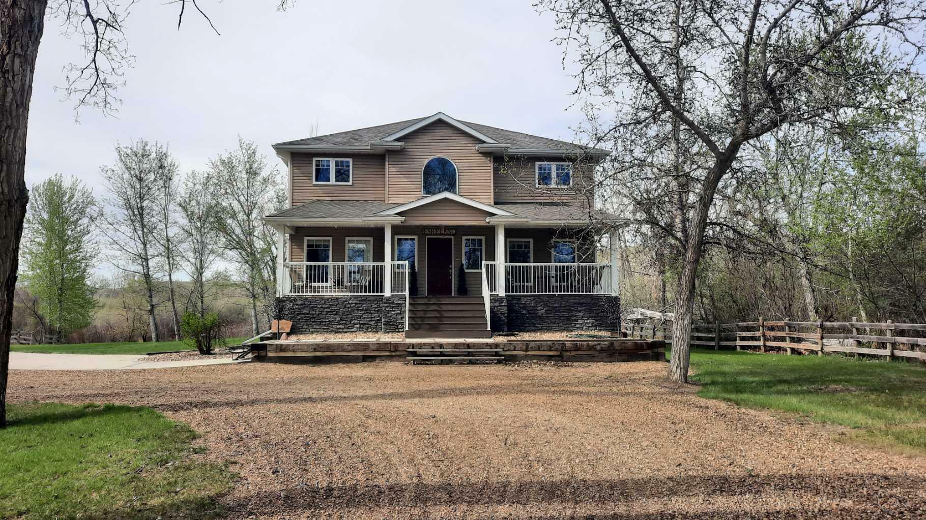 Property Photo: 166 Railway Avenue AB T0J 0Y9