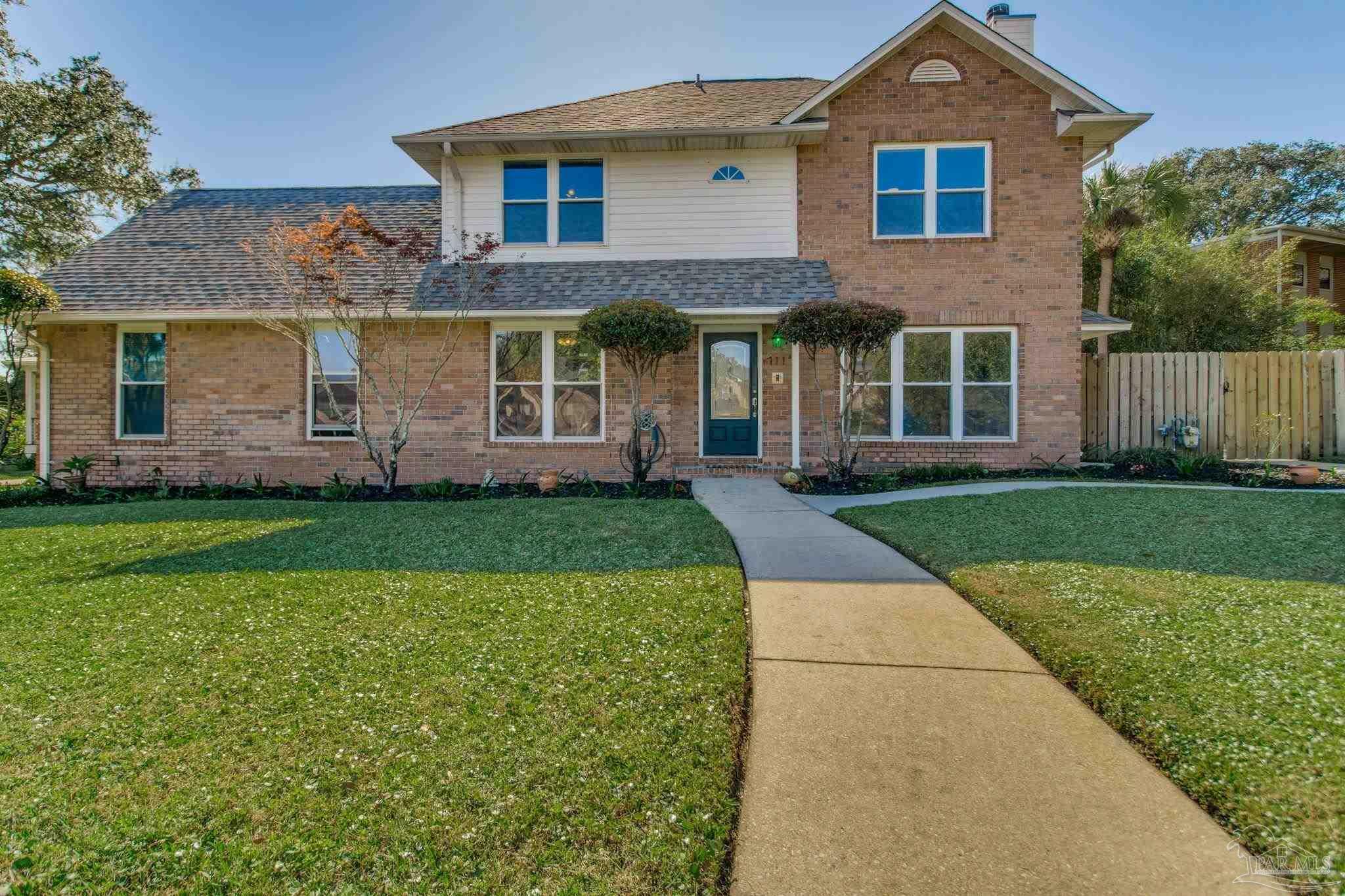 Property Photo: 711 Roanoke Ct FL 32561