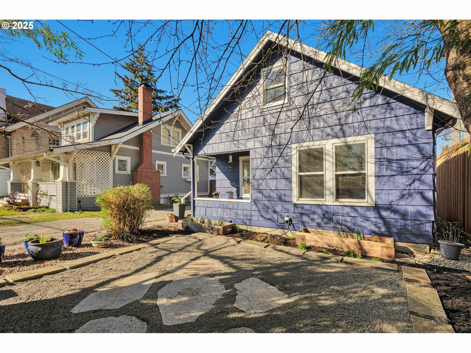 7123 SE Knight St  Portland OR 97206 photo