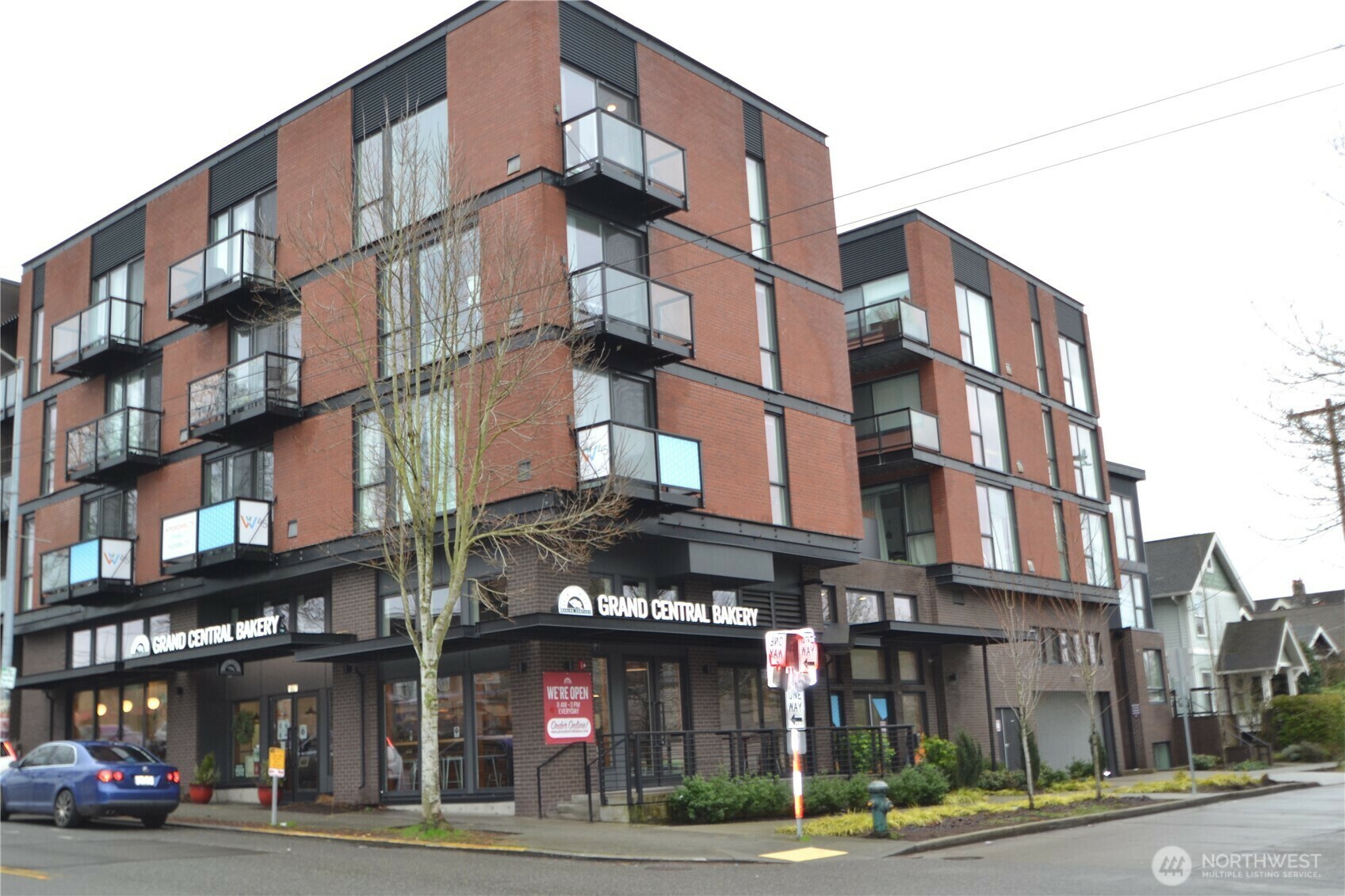 Property Photo: 1601 N 45th Street Pl G14 WA 98103
