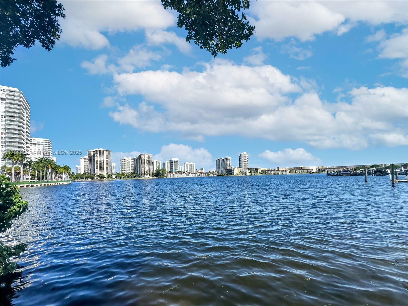 Property Photo: 2750 NE 183rd St 407 FL 33160