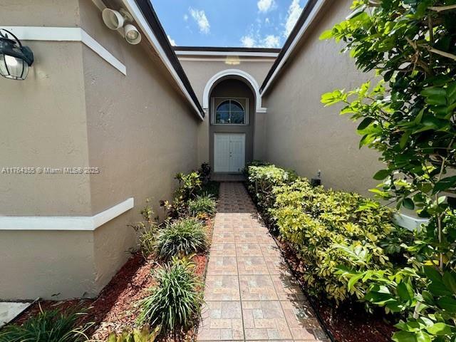 Property Photo: 495 Carrington Ln FL 33326