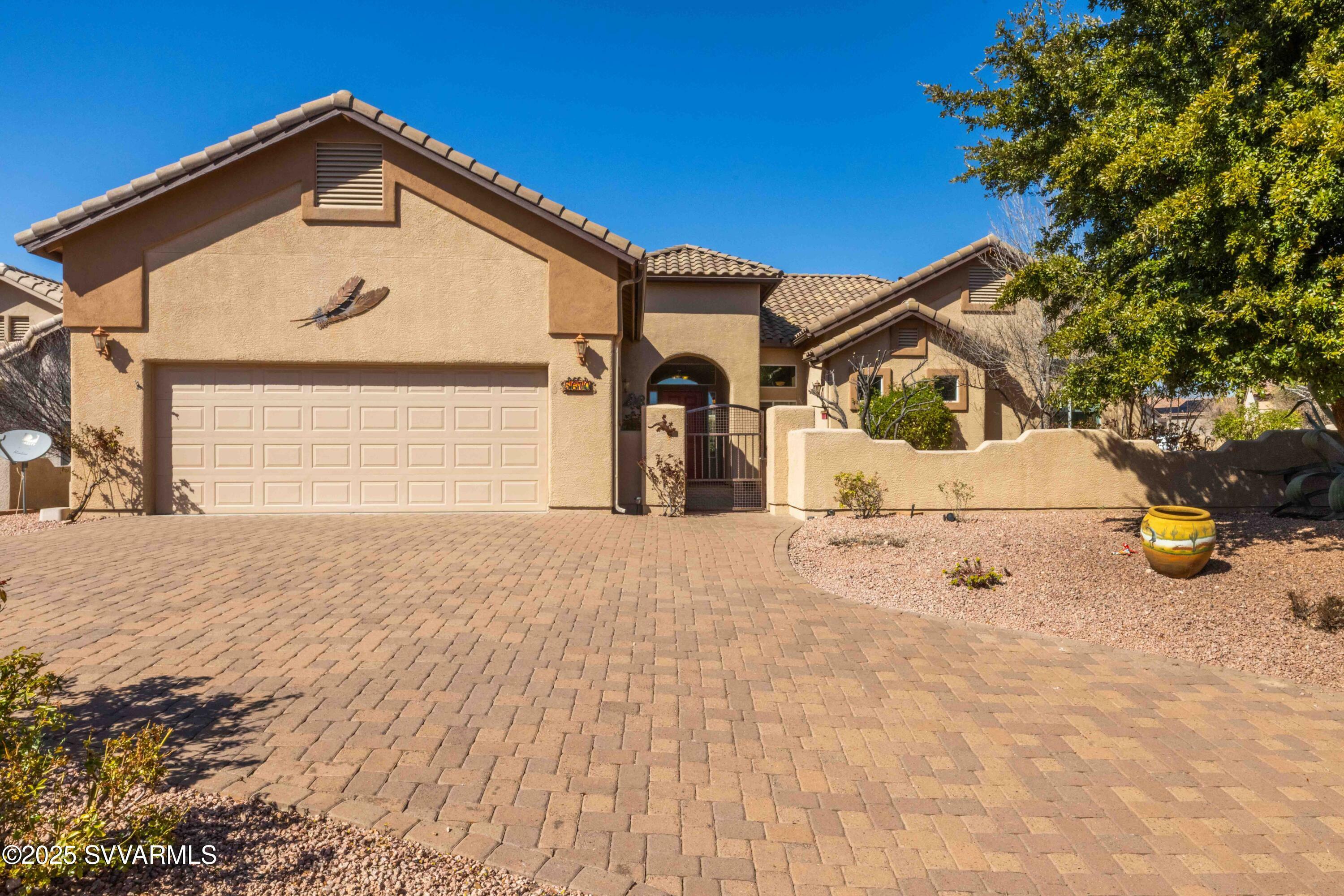 Property Photo: 5670 E La Privada Drive AZ 86325