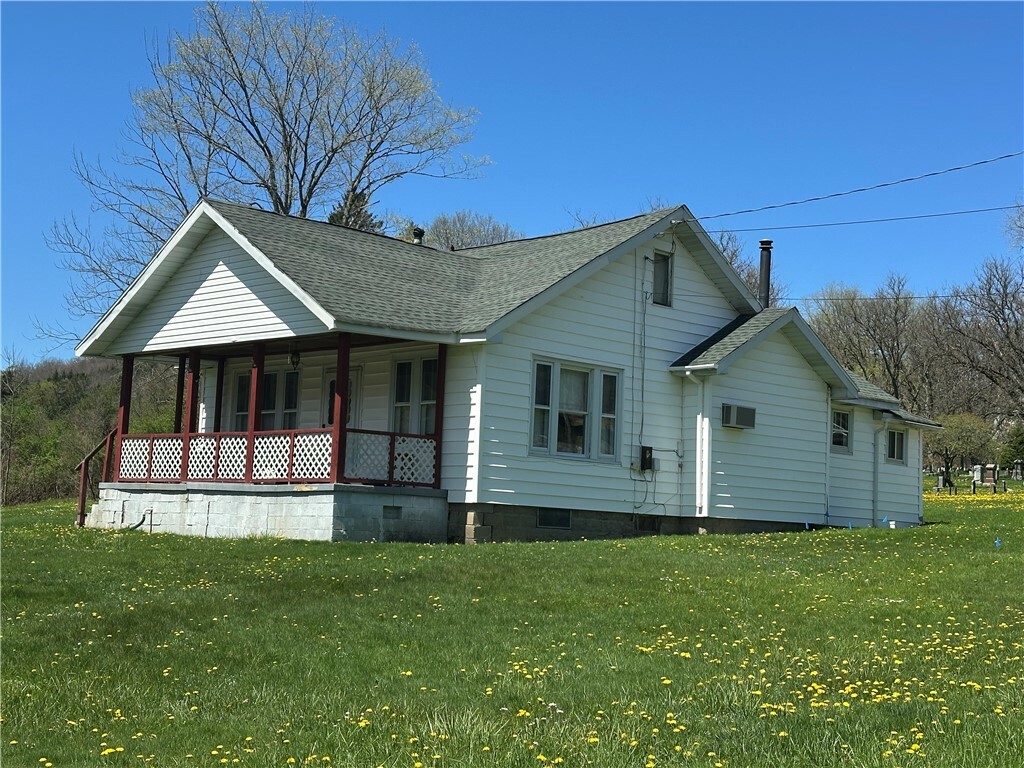 Property Photo: 7 Hedgehog Lane PA 16701