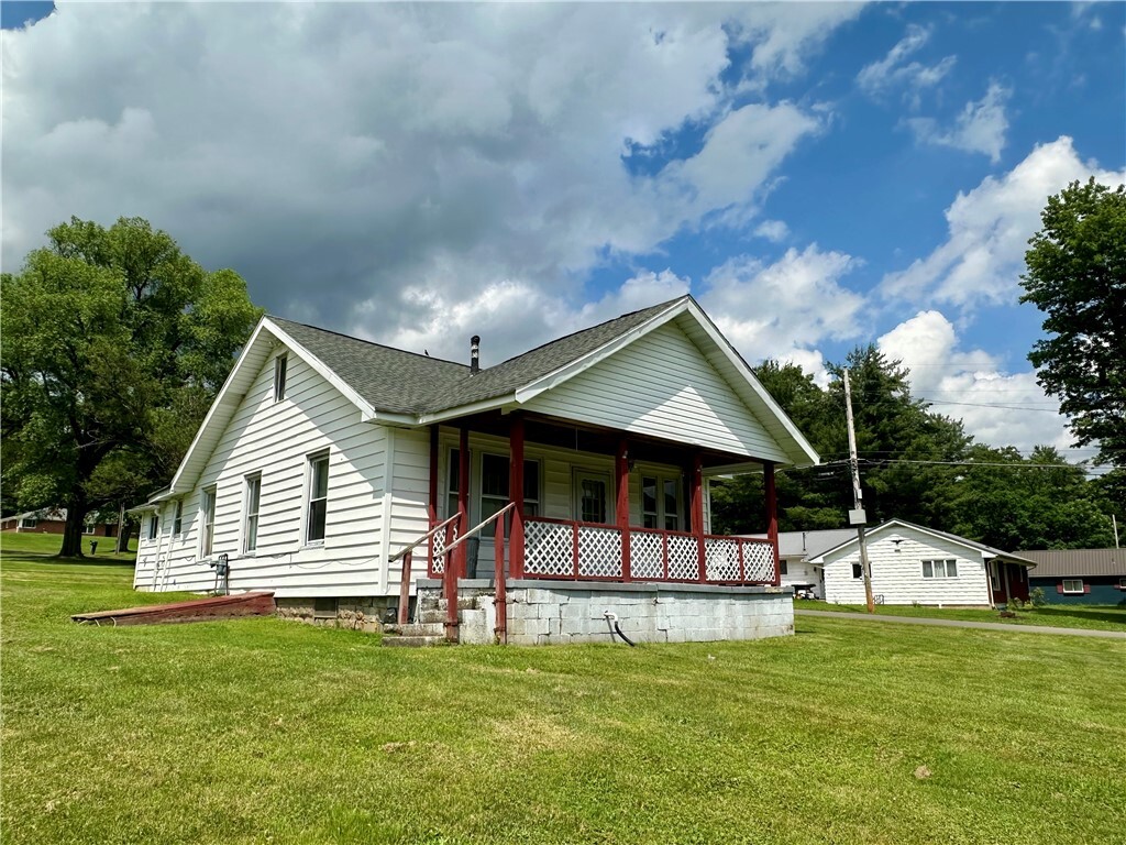 Property Photo: 7 Hedgehog Lane PA 16701