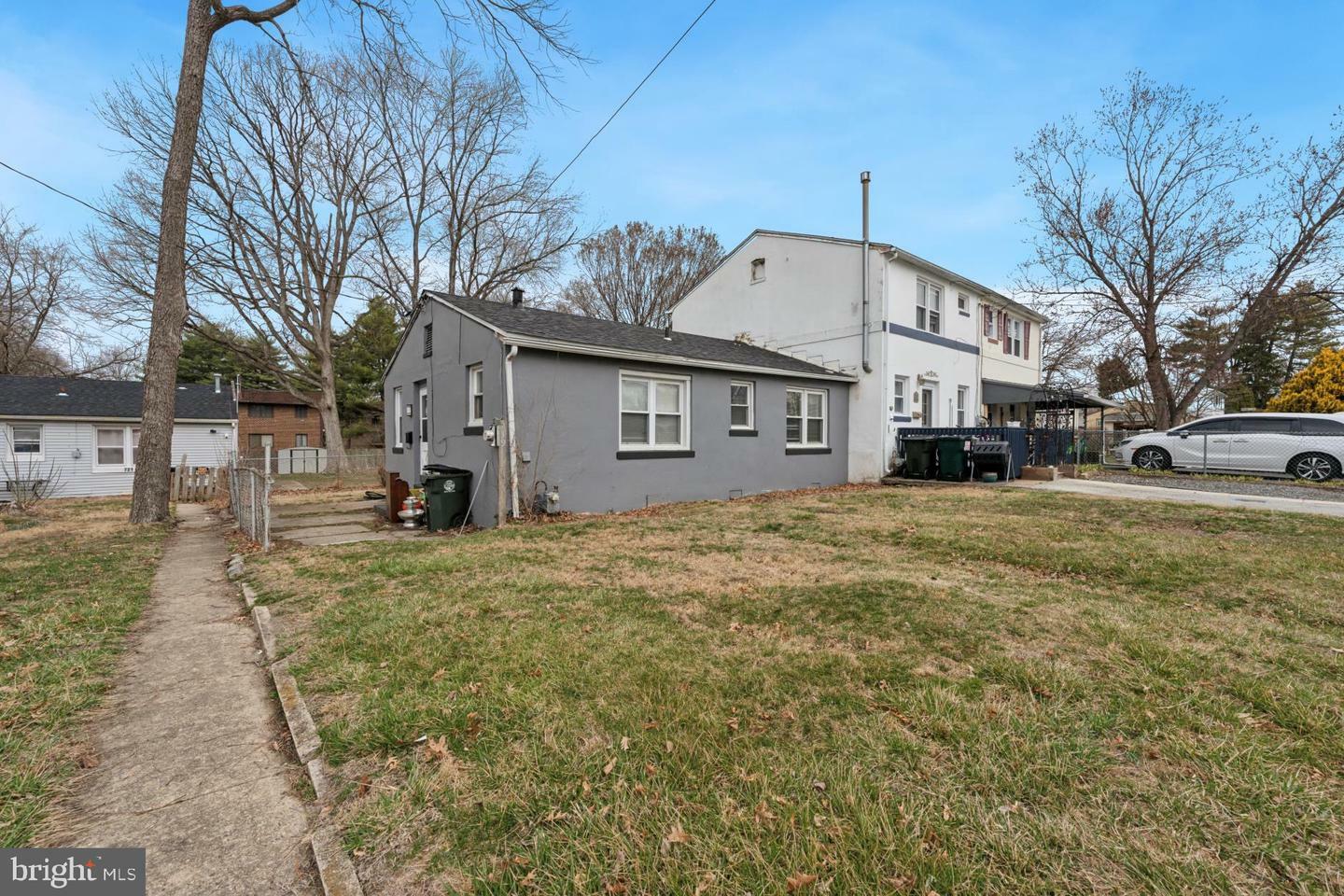 Property Photo: 719 Pennsylvania Avenue PA 19086