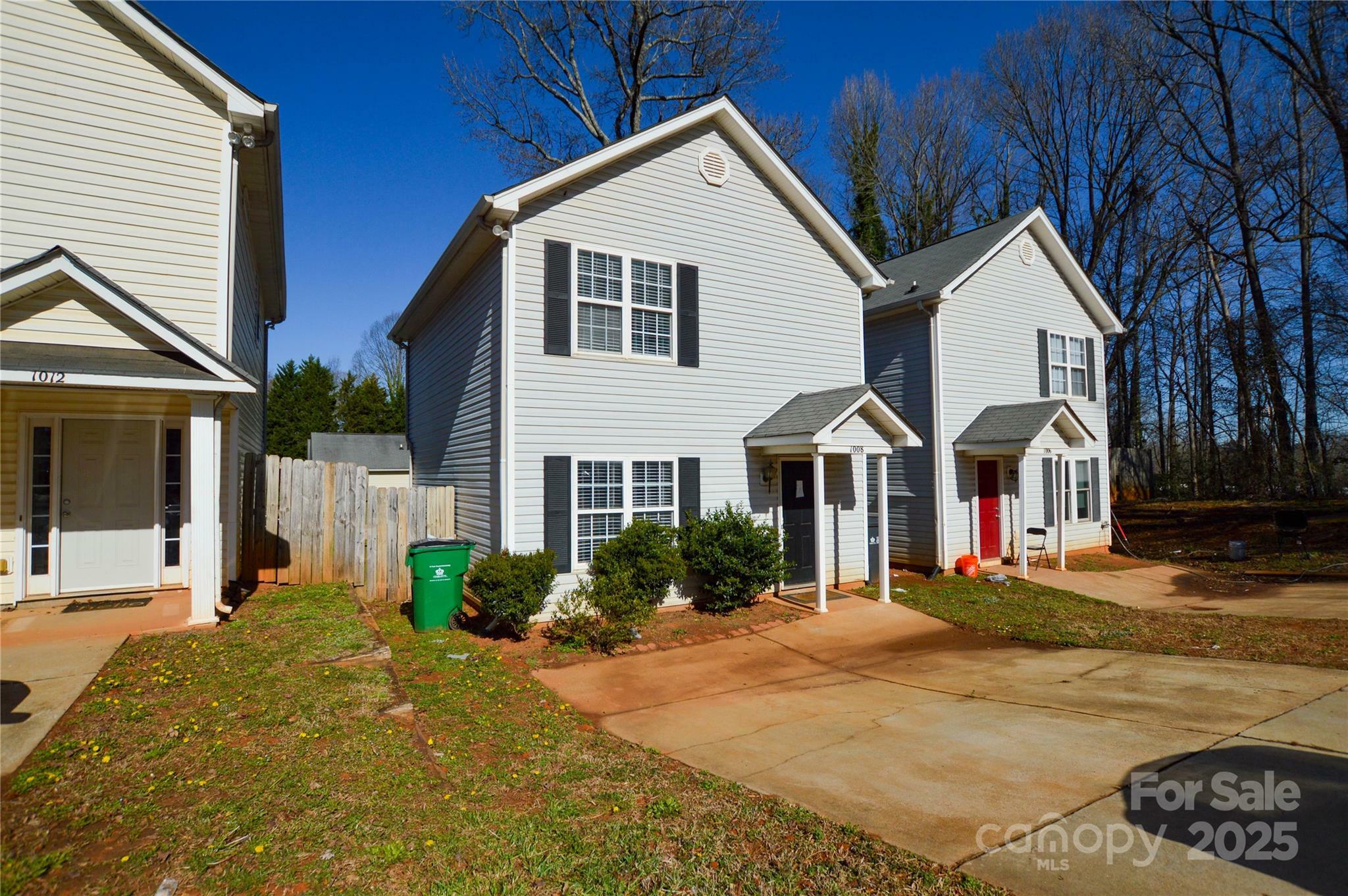 Property Photo: 1008 Beaugard Drive NC 28208