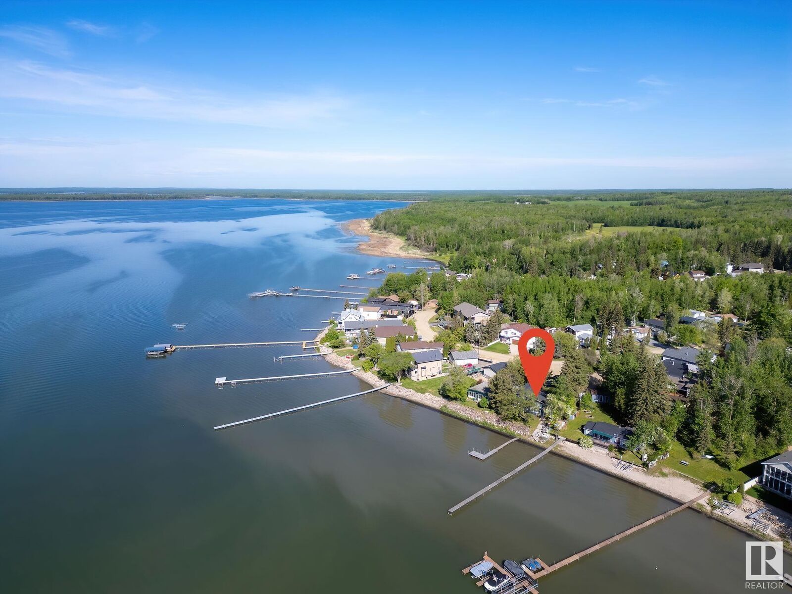 Property Photo: 809 8 Street AB T0E 1A0