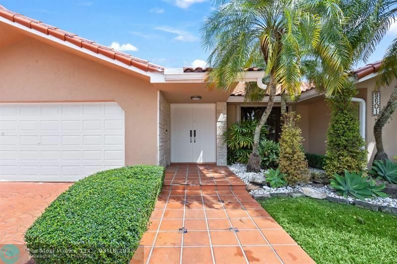 Property Photo: 9601 SW 120th Avenue FL 33186