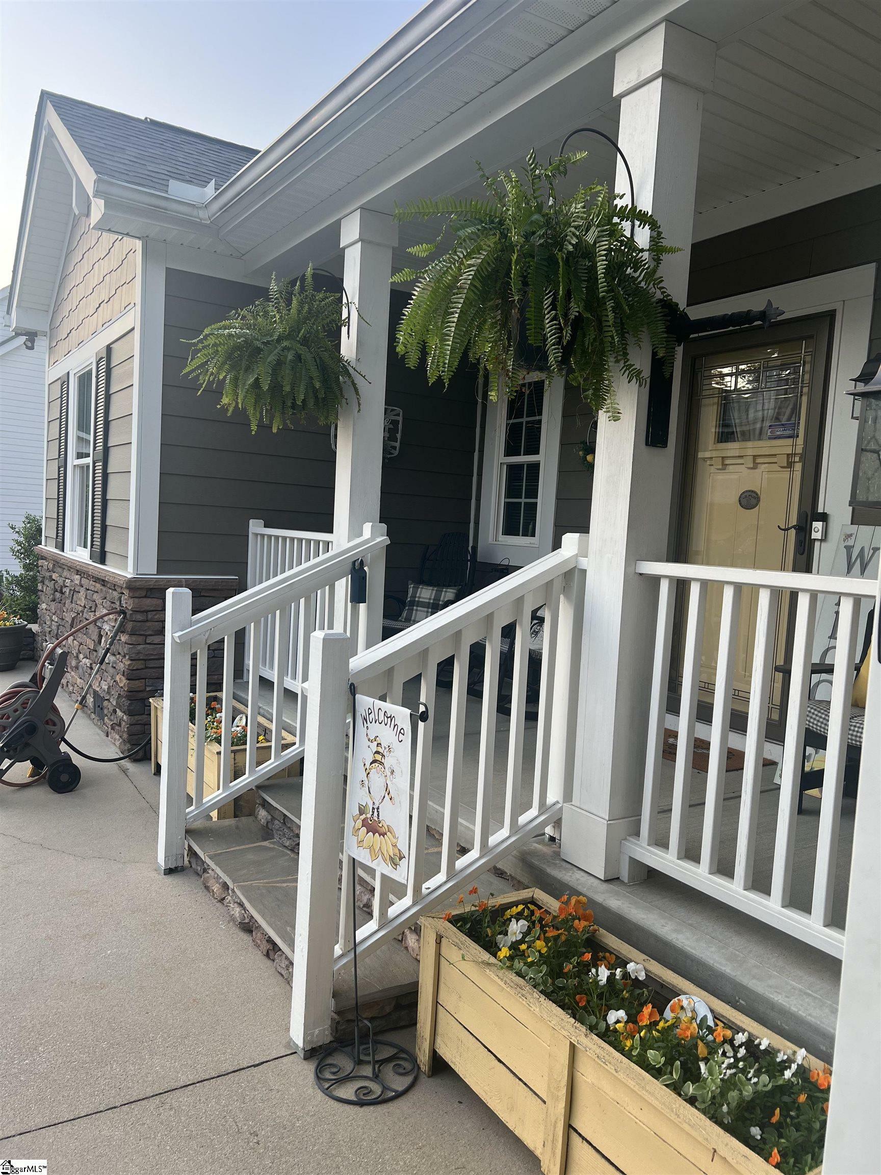 Property Photo: 300 Wedge Way SC 29690