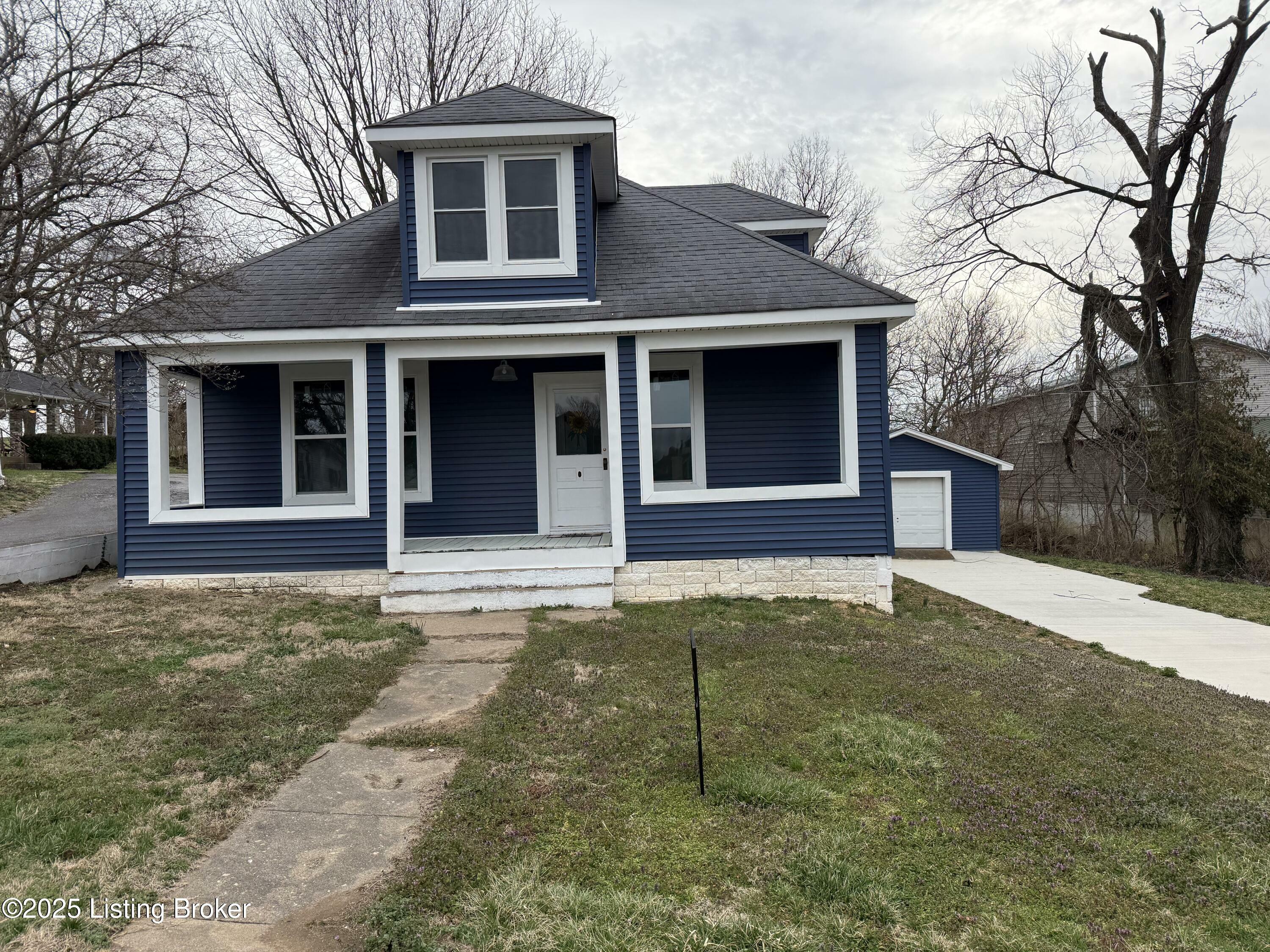 Property Photo: 105 McKay Ave KY 40008