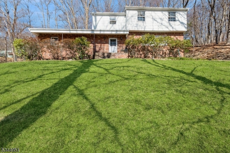 55 Raynor Rd  Morris Twp. NJ 07960 photo