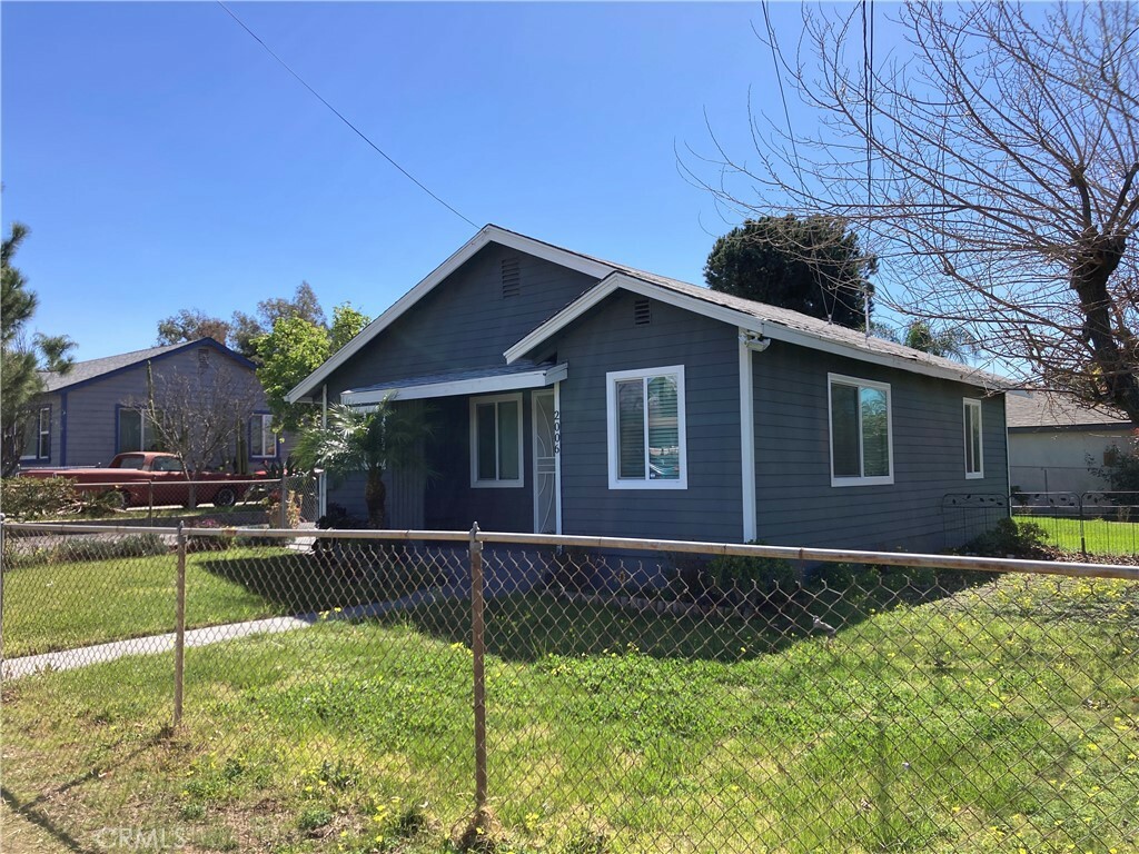 Property Photo: 2006 Capri Avenue CA 92359