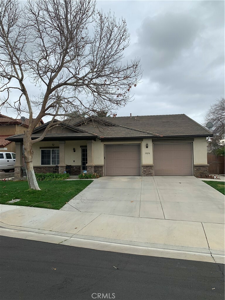 Property Photo: 39278 Via Belleza CA 92563