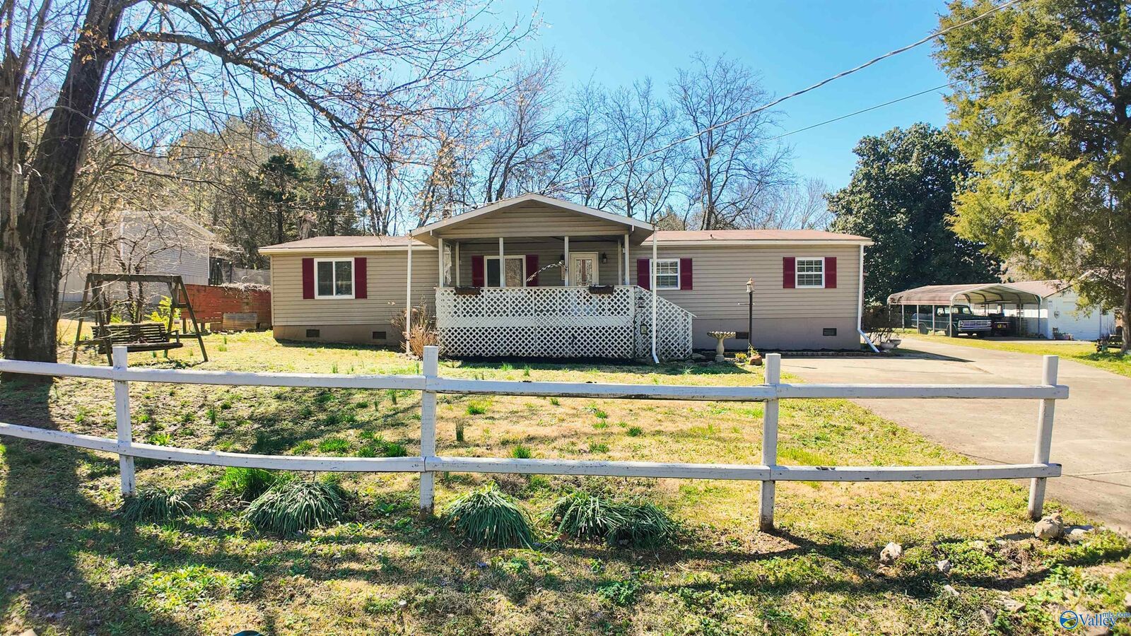 Property Photo: 130 Mount View Drive SE AL 35803