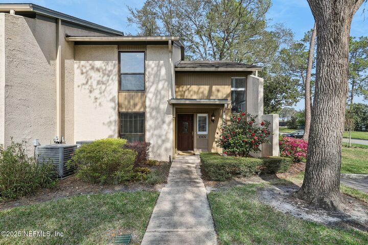 Property Photo: 10109 Leisure Lane S 5 FL 32256