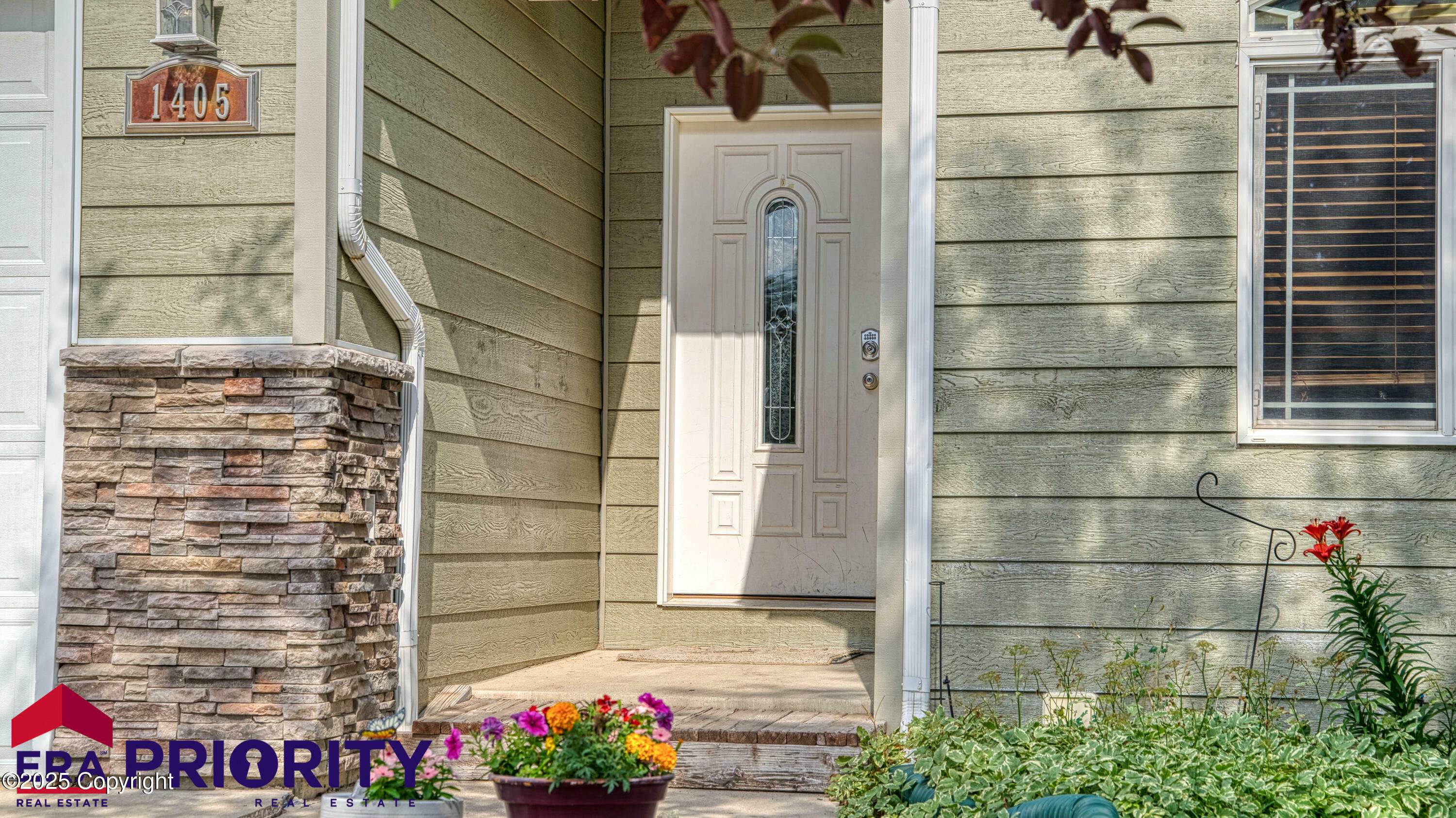 Property Photo: 1405 Carmel Ct - WY 82716