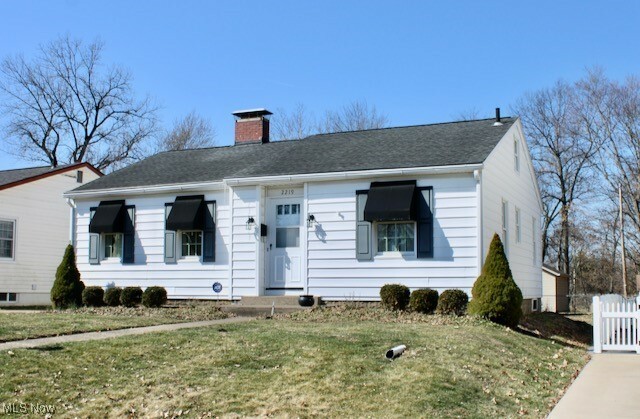 2219 Hazel Avenue  Zanesville OH 43701 photo