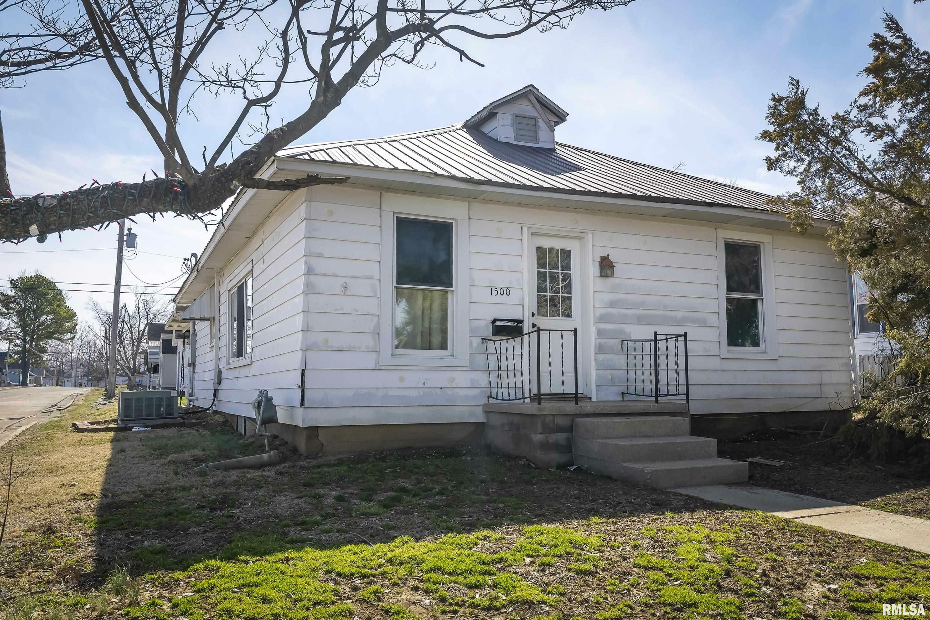 1500 W Tyler Street  Herrin IL 62948 photo