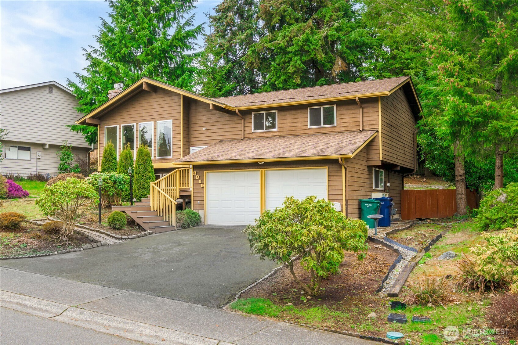 Property Photo:  2310 SW 306th Place  WA 98023 