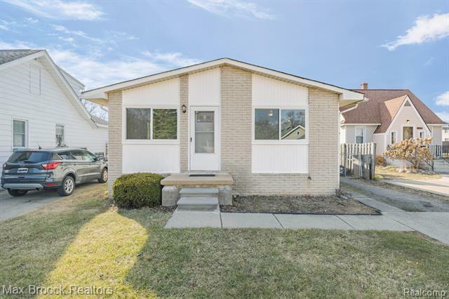 Property Photo:  3231 Prairie Avenue  MI 48073 