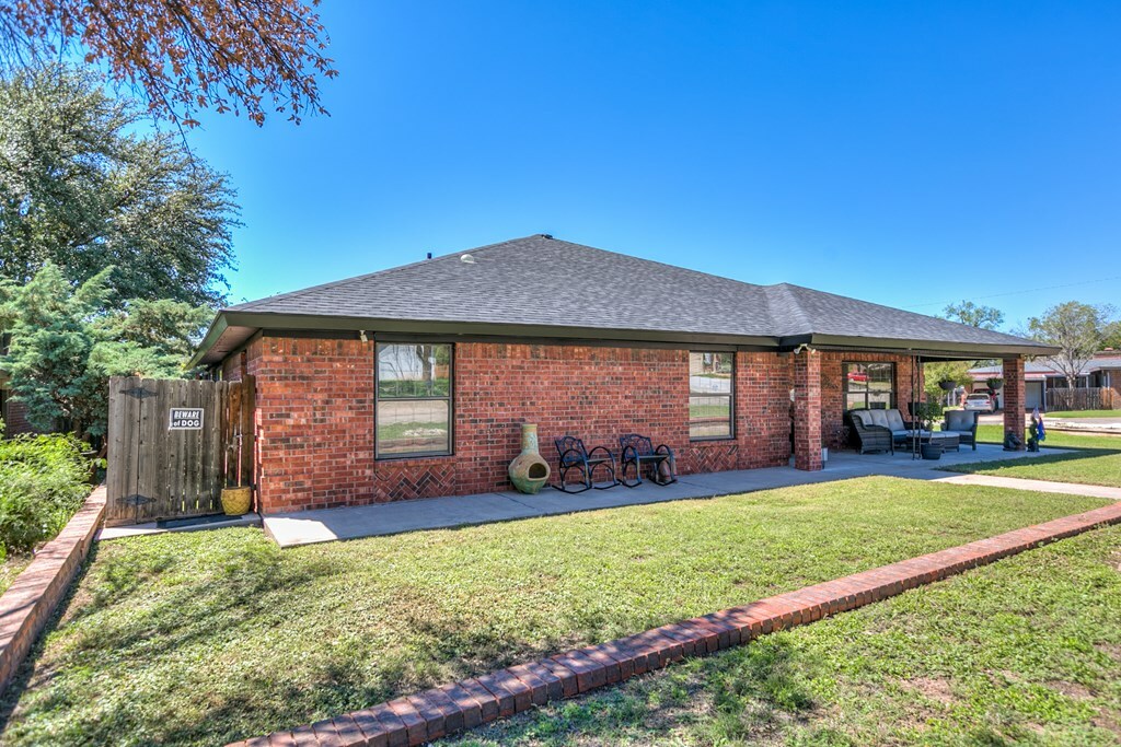 Property Photo: 3613 Clark Dr TX 76904