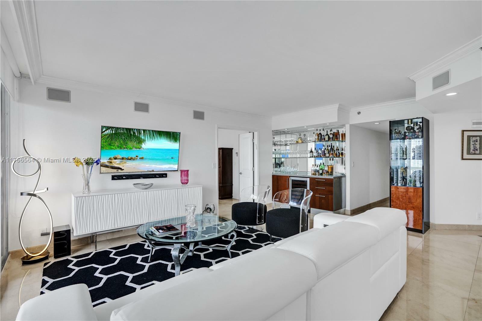 Property Photo: 1000 Island Blvd 2107 FL 33160