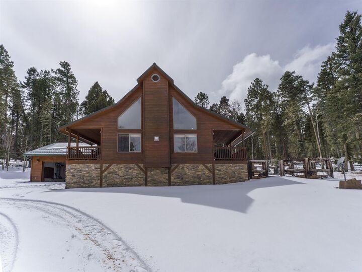 Property Photo:  65 Via Del Rey  NM 87710-0000 