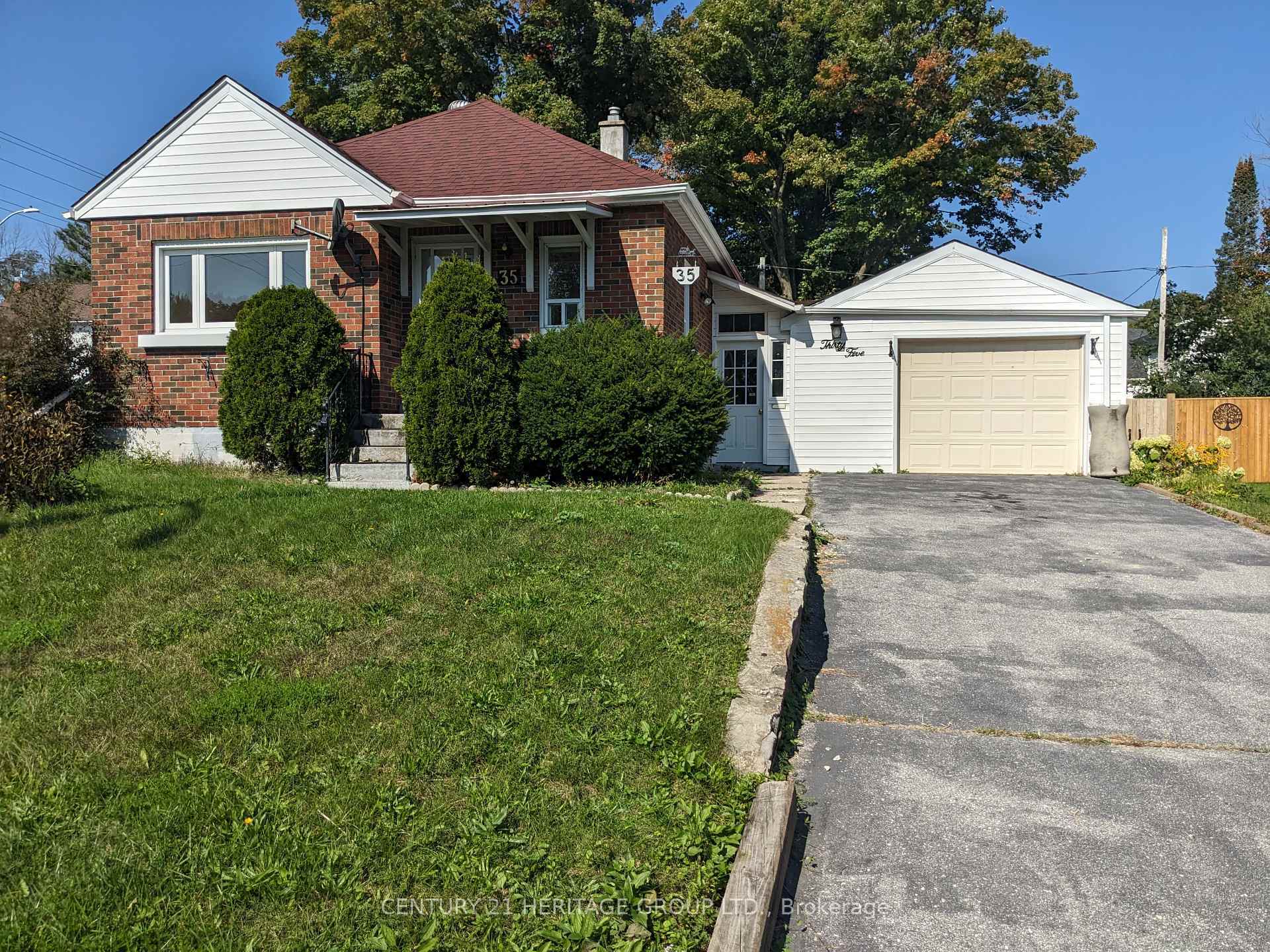 35 Argyle Avenue  Orillia ON L3V 2V5 photo
