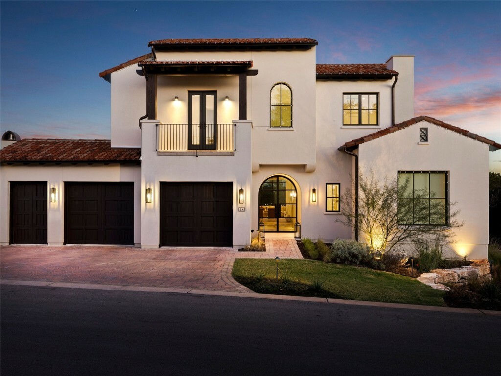 Property Photo: 4401 Amarra Drive 14 TX 78735