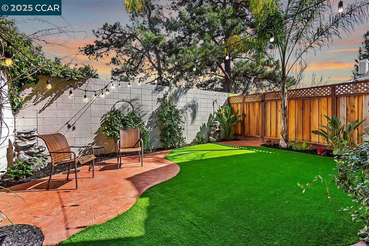 Property Photo: 24 Copperfield Ln CA 94506