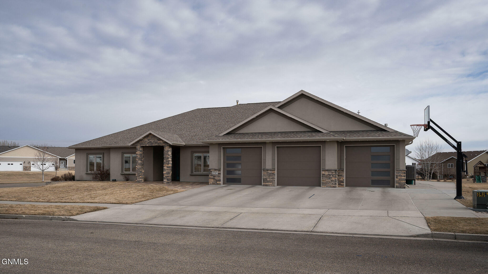 Property Photo: 3727 Pebbleview Circle ND 58503