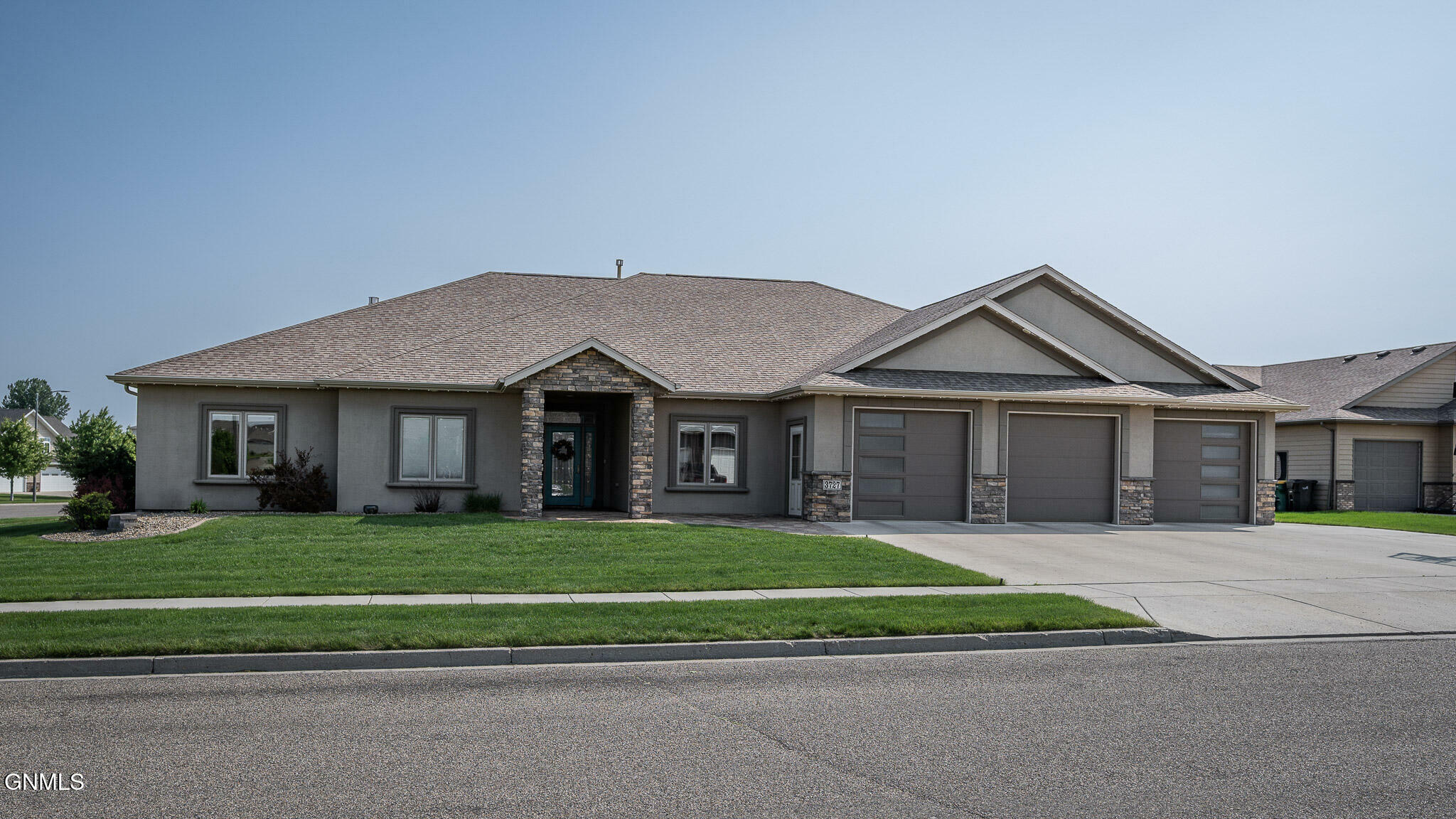 Property Photo:  3727 Pebbleview Circle  ND 58503 